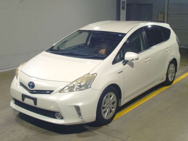 356 Toyota Prius alpha ZVW41W 2011 г. (TAA Yokohama)